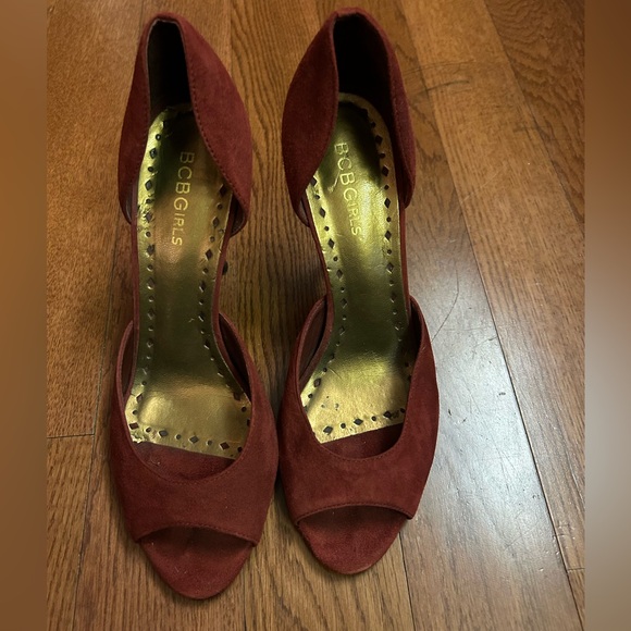 BCBGirls red velvety peep toe size 7 heels. Super cute shoes. - Picture 3 of 8